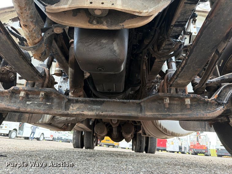 image for item FB4997 2014 Peterbilt 337 utility / service truck