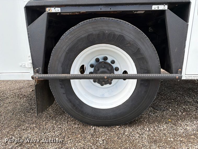 image for item FB4997 2014 Peterbilt 337 utility / service truck