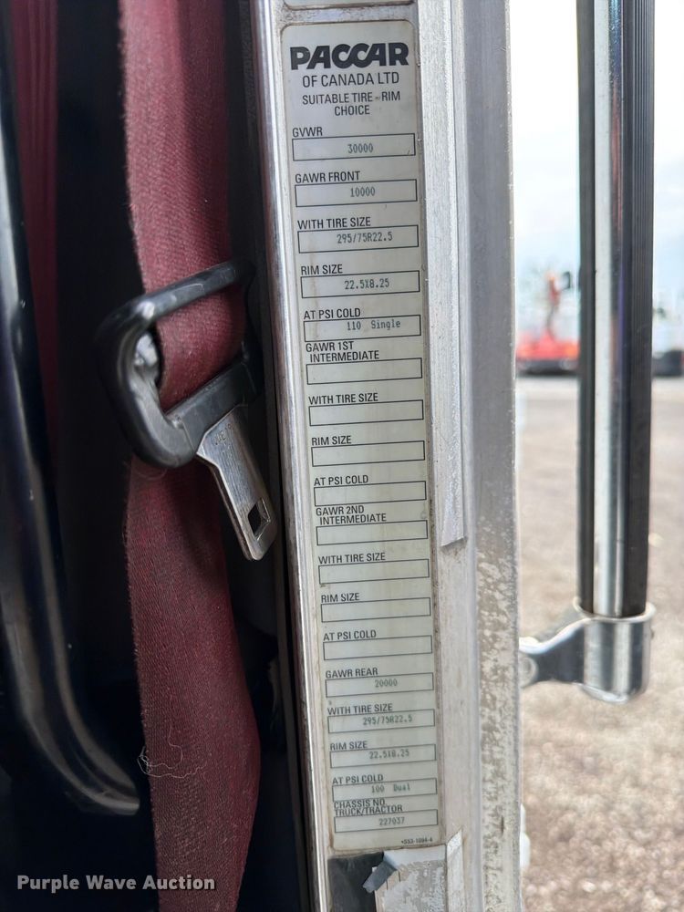 image for item FB4997 2014 Peterbilt 337 utility / service truck
