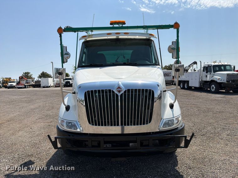 image for item FB4999 2016 International TranStar 8600 toter truck