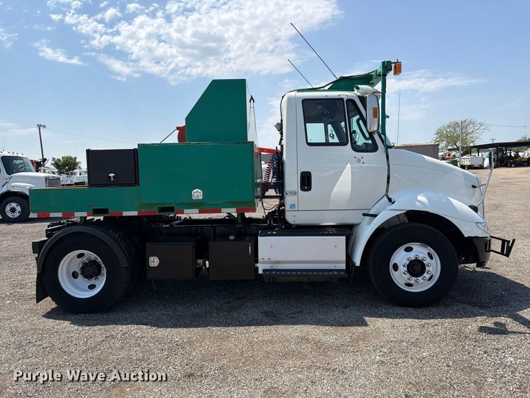 image for item FB4999 2016 International TranStar 8600 toter truck