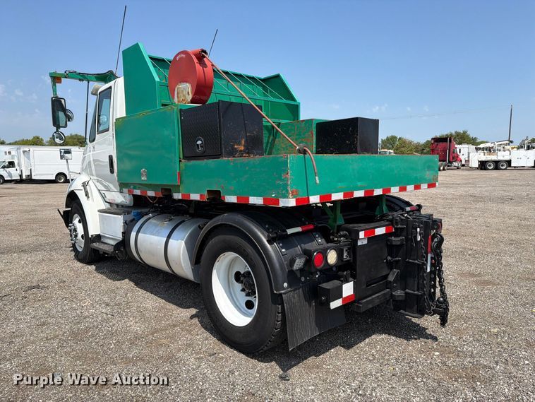 image for item FB4999 2016 International TranStar 8600 toter truck