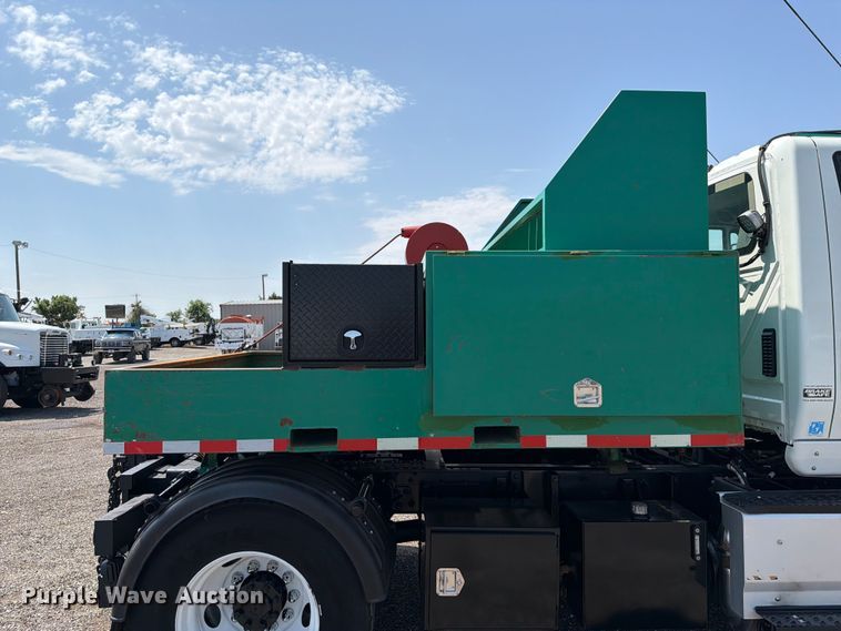 image for item FB4999 2016 International TranStar 8600 toter truck