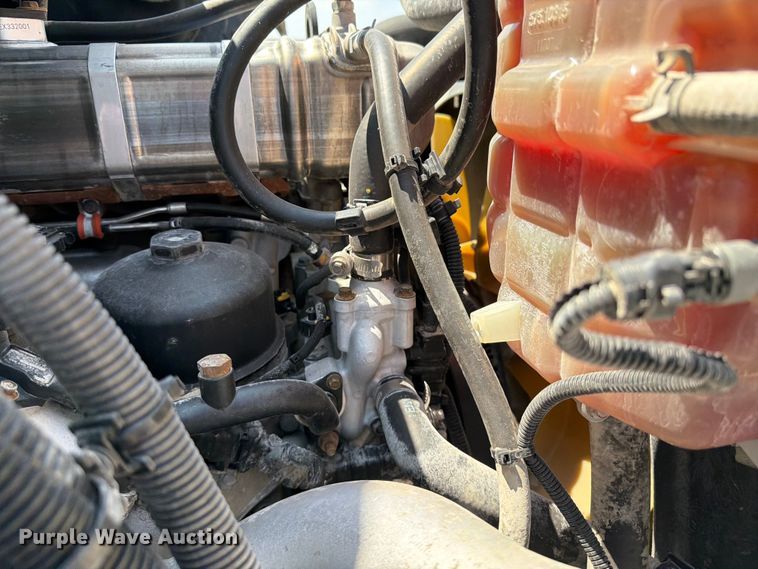 image for item FB4999 2016 International TranStar 8600 toter truck