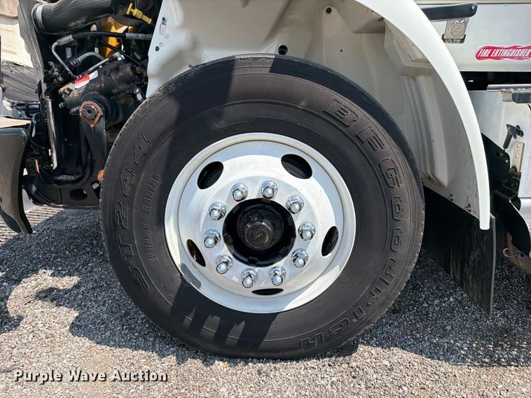 image for item FB4999 2016 International TranStar 8600 toter truck
