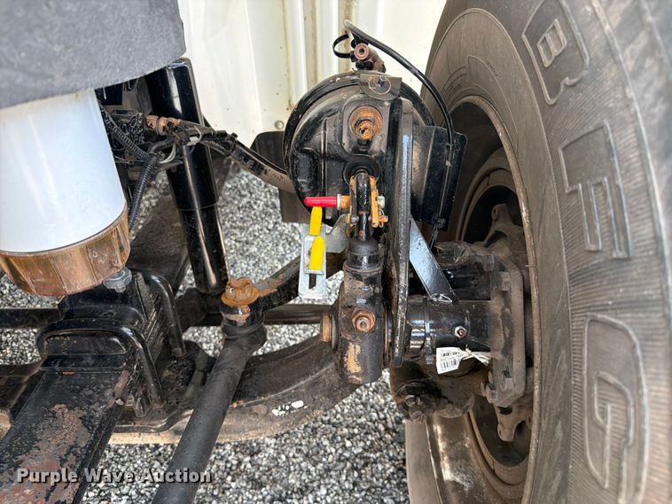 image for item FB4999 2016 International TranStar 8600 toter truck