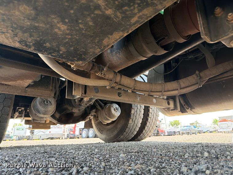 image for item FB4999 2016 International TranStar 8600 toter truck