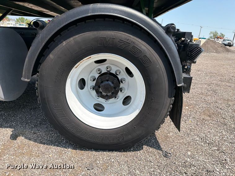 image for item FB4999 2016 International TranStar 8600 toter truck