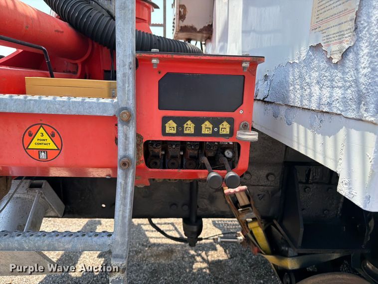 image for item FB5000 2010 Freightliner Business Class M2 crane truck