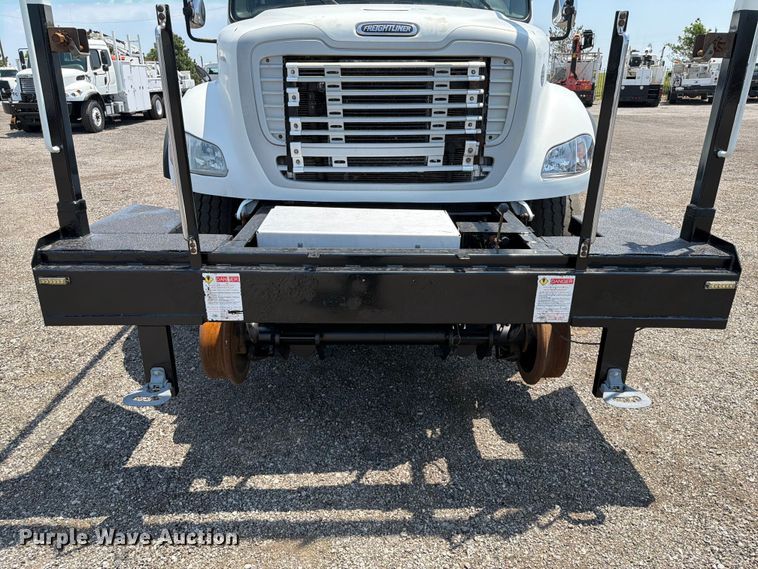 image for item FB5000 2010 Freightliner Business Class M2 crane truck