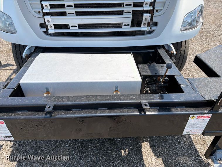 image for item FB5000 2010 Freightliner Business Class M2 crane truck