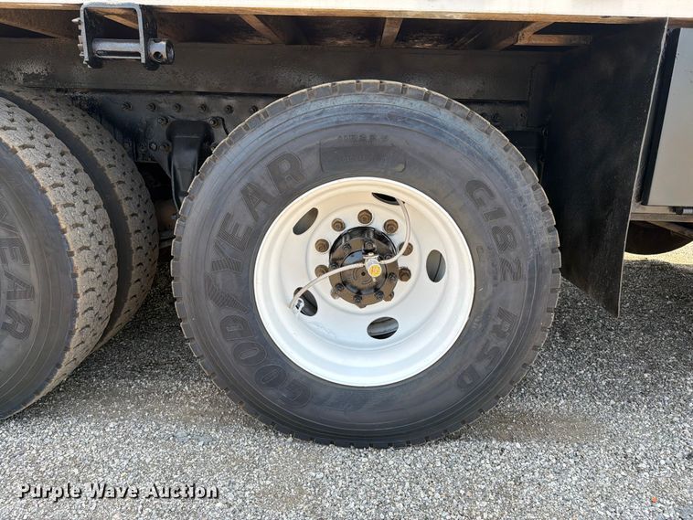 image for item FB5000 2010 Freightliner Business Class M2 crane truck