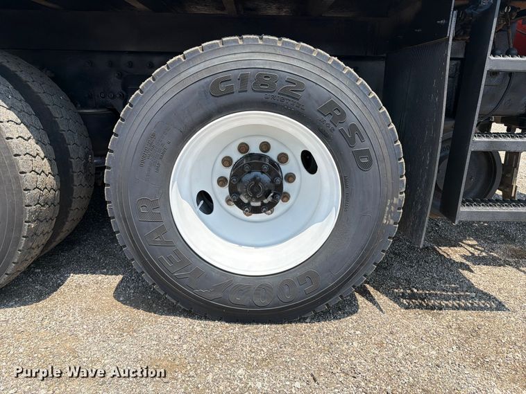 image for item FB5000 2010 Freightliner Business Class M2 crane truck