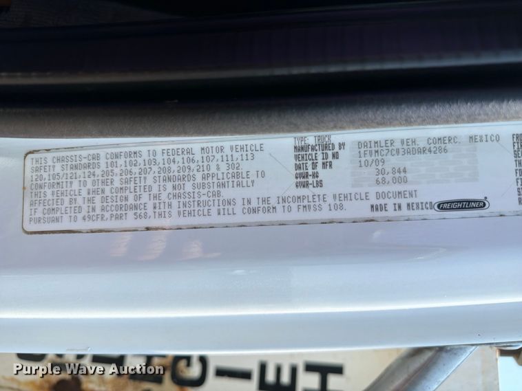 image for item FB5000 2010 Freightliner Business Class M2 crane truck