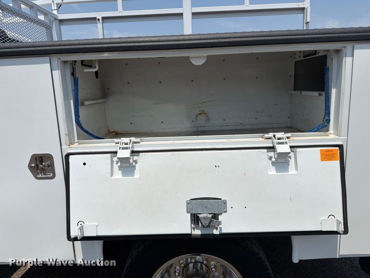 image for item FB5011 2016 RAM 4500 Crew Cab utility / service truck