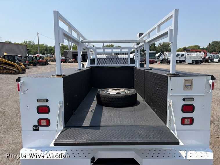 image for item FB5011 2016 RAM 4500 Crew Cab utility / service truck