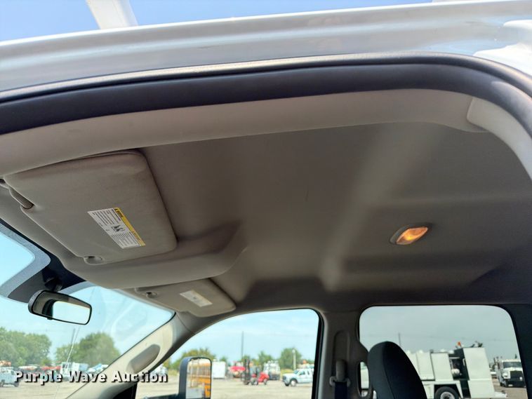 image for item FB5011 2016 RAM 4500 Crew Cab utility / service truck