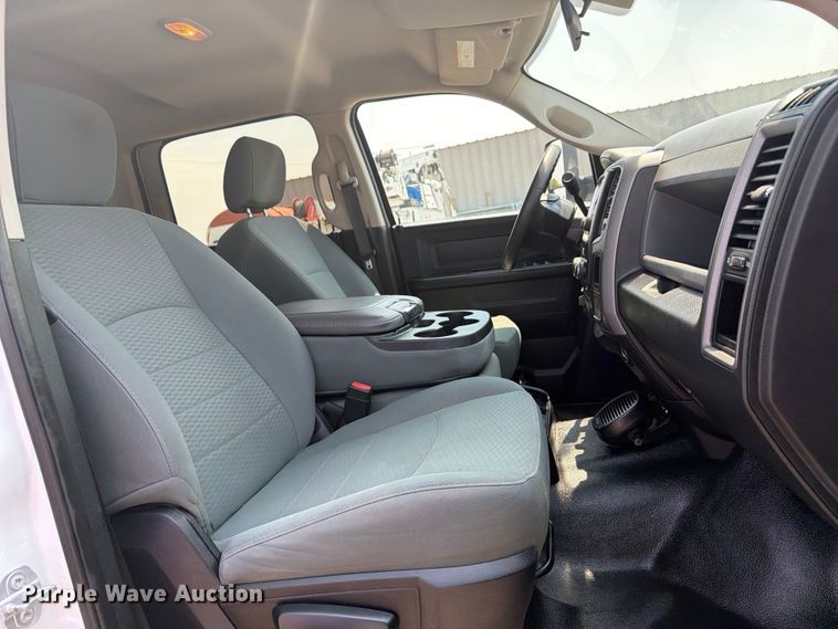 image for item FB5011 2016 RAM 4500 Crew Cab utility / service truck