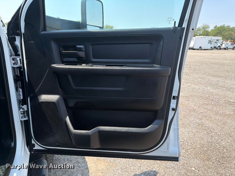 image for item FB5011 2016 RAM 4500 Crew Cab utility / service truck