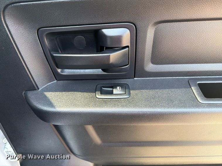 image for item FB5011 2016 RAM 4500 Crew Cab utility / service truck