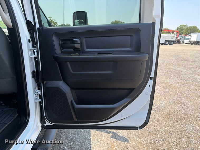 image for item FB5011 2016 RAM 4500 Crew Cab utility / service truck