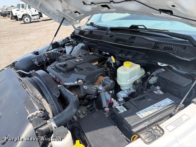 image for item FB5011 2016 RAM 4500 Crew Cab utility / service truck