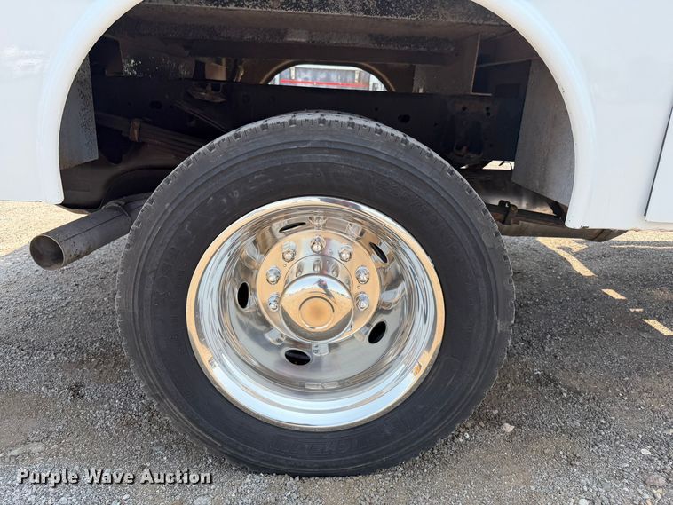 image for item FB5011 2016 RAM 4500 Crew Cab utility / service truck