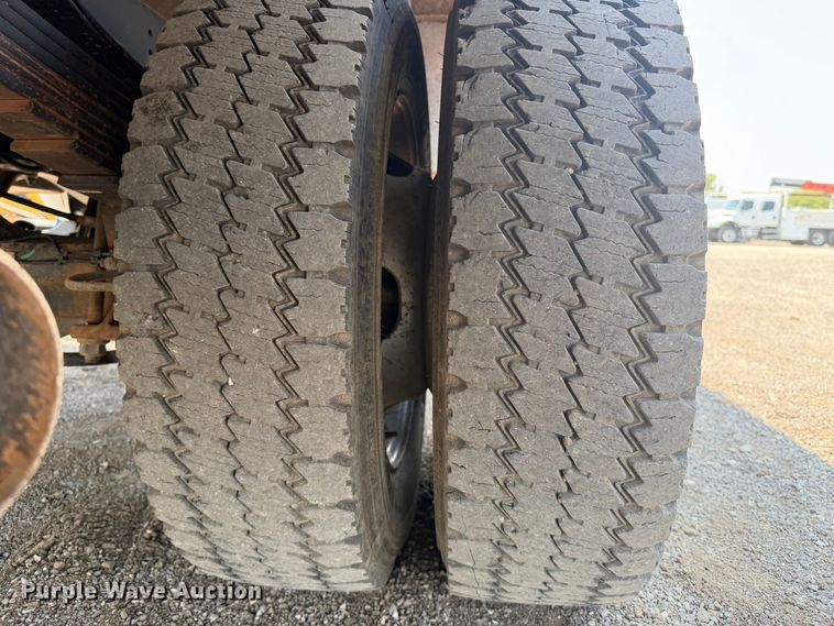 image for item FB5011 2016 RAM 4500 Crew Cab utility / service truck