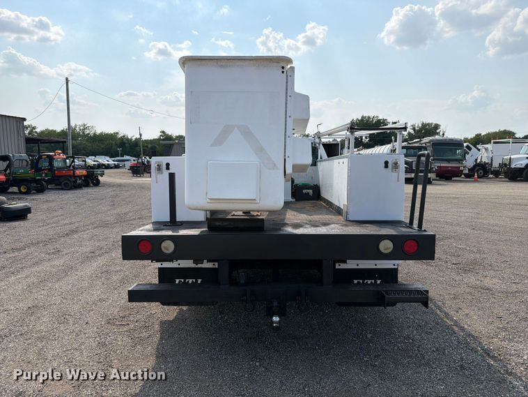 image for item FB5014 2011 Ford F450 Super Duty bucket truck
