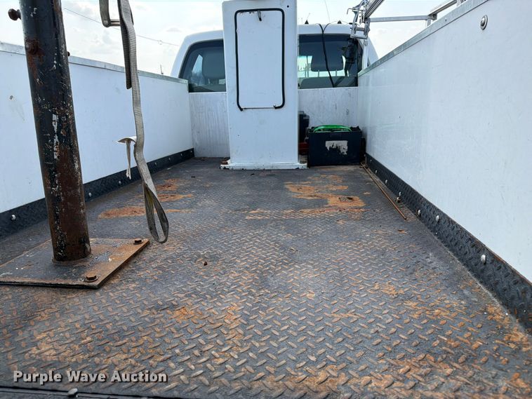 image for item FB5014 2011 Ford F450 Super Duty bucket truck
