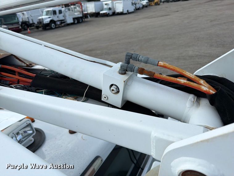image for item FB5014 2011 Ford F450 Super Duty bucket truck
