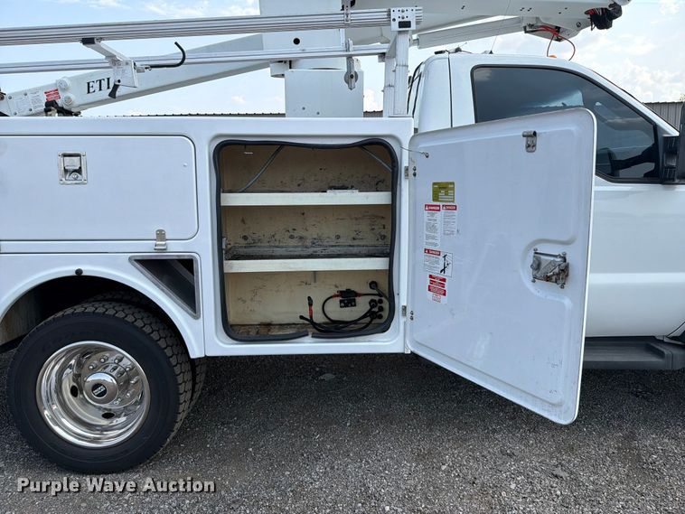 image for item FB5014 2011 Ford F450 Super Duty bucket truck