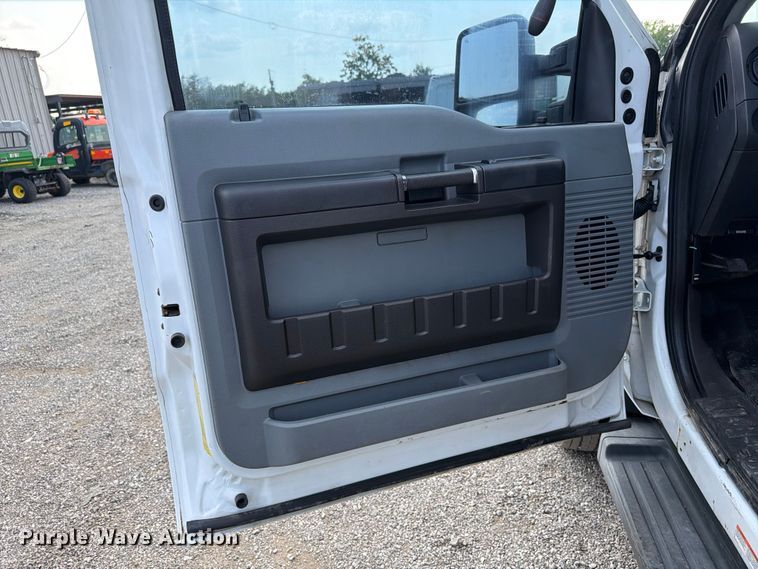 image for item FB5014 2011 Ford F450 Super Duty bucket truck