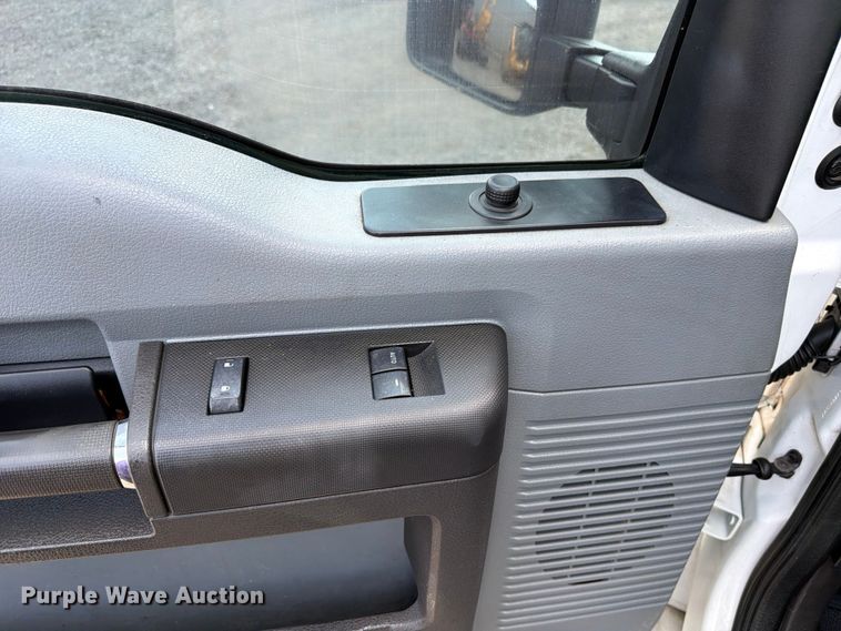 image for item FB5014 2011 Ford F450 Super Duty bucket truck