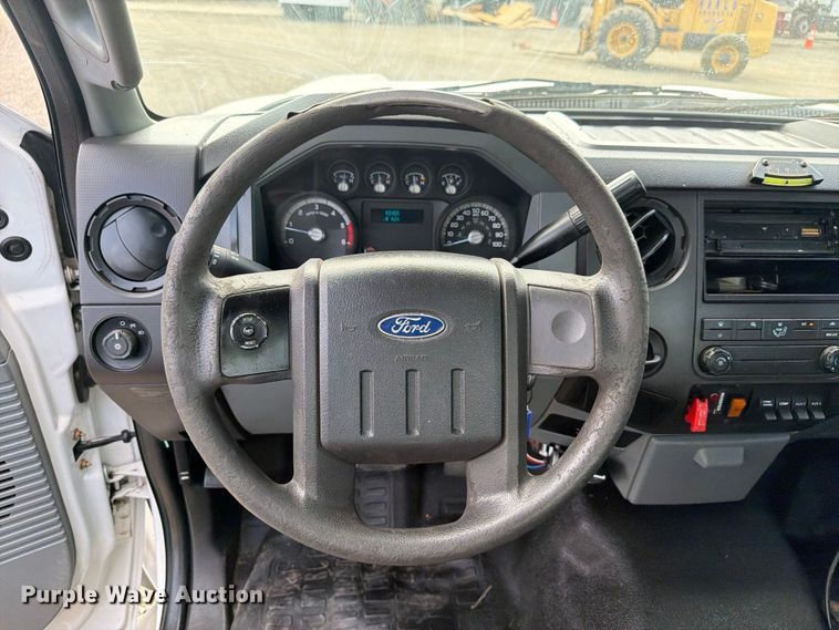 image for item FB5014 2011 Ford F450 Super Duty bucket truck