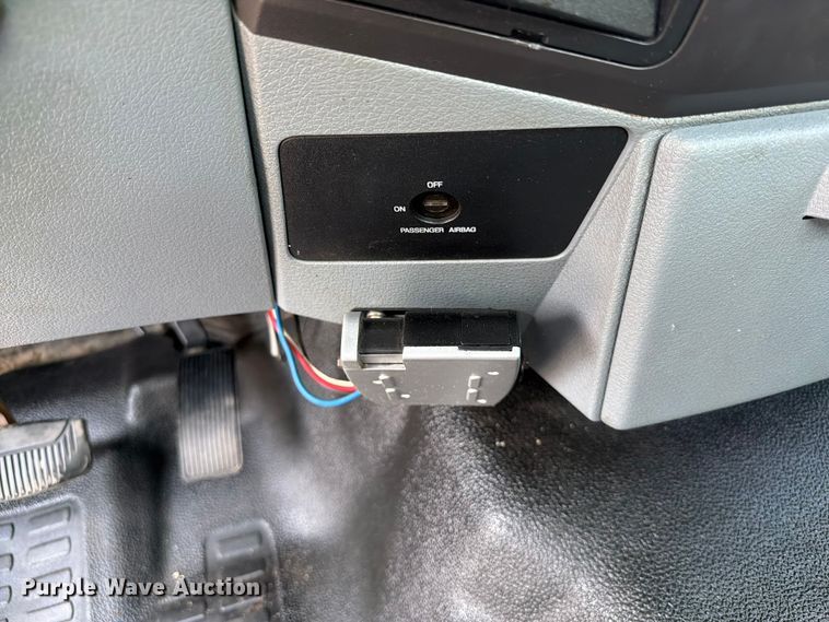 image for item FB5014 2011 Ford F450 Super Duty bucket truck