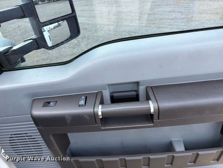 image for item FB5014 2011 Ford F450 Super Duty bucket truck