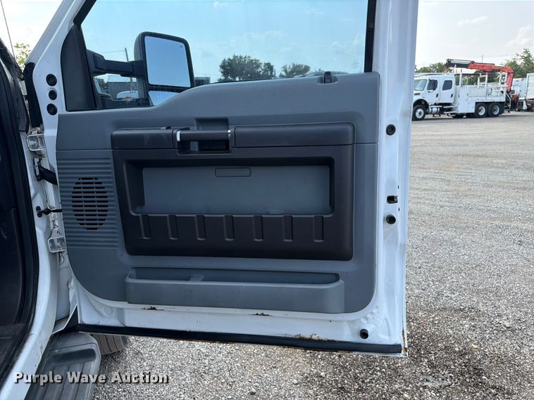 image for item FB5014 2011 Ford F450 Super Duty bucket truck