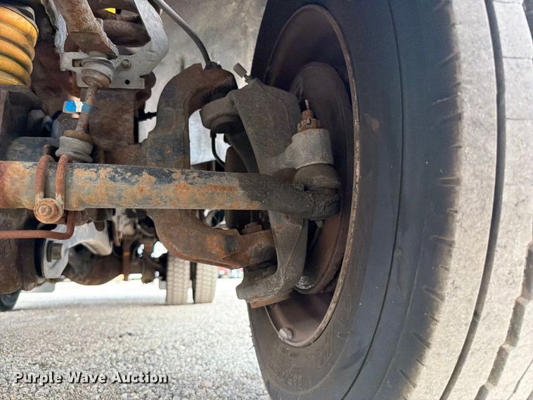 image for item FB5014 2011 Ford F450 Super Duty bucket truck