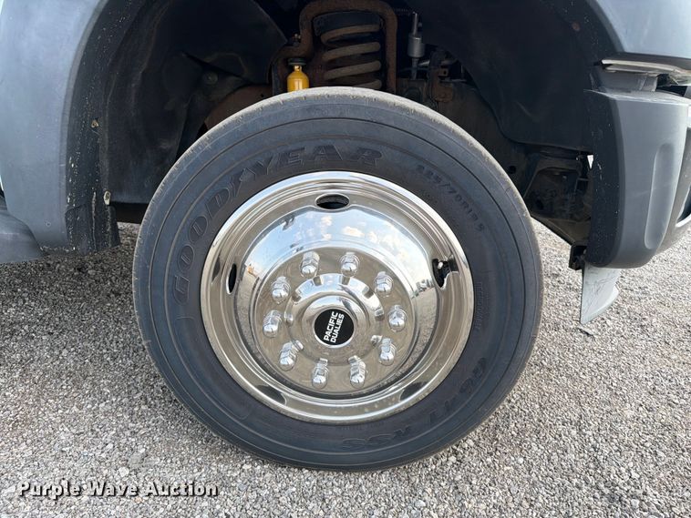 image for item FB5014 2011 Ford F450 Super Duty bucket truck