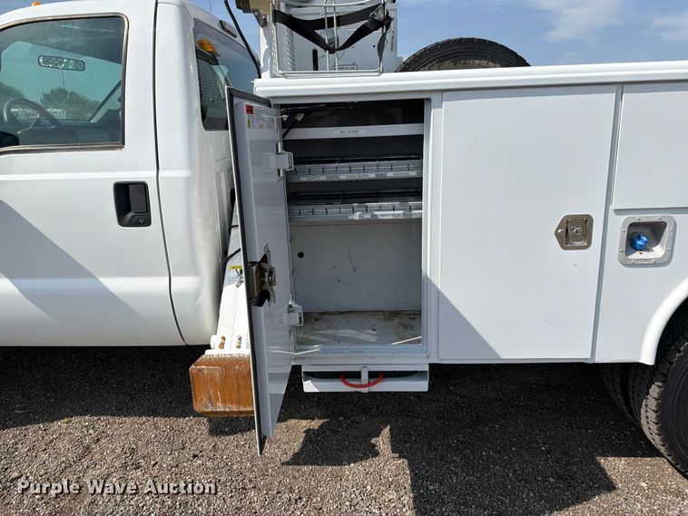 image for item FB5027 2012 Ford F550 Super Duty bucket truck