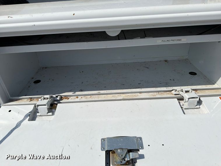 image for item FB5027 2012 Ford F550 Super Duty bucket truck