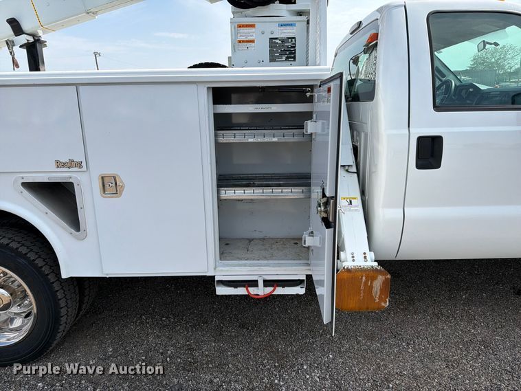 image for item FB5027 2012 Ford F550 Super Duty bucket truck