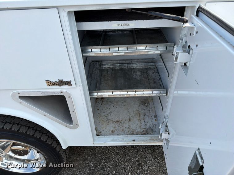 image for item FB5027 2012 Ford F550 Super Duty bucket truck