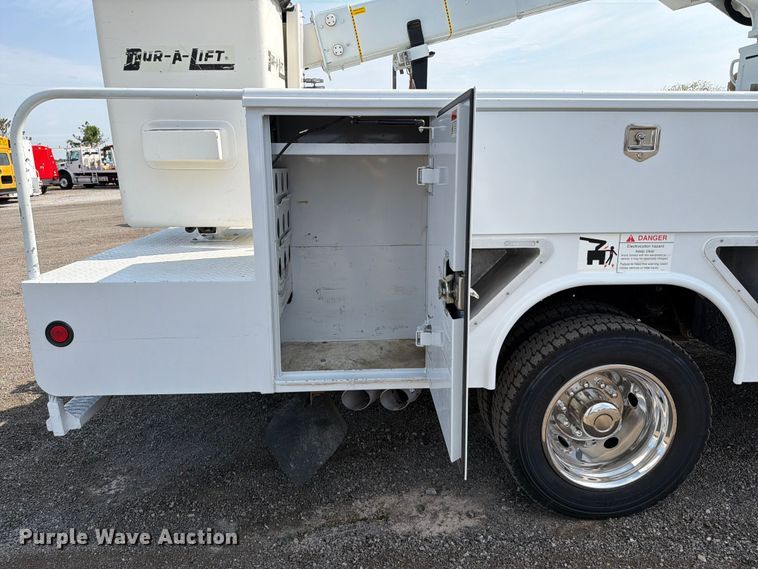 image for item FB5027 2012 Ford F550 Super Duty bucket truck