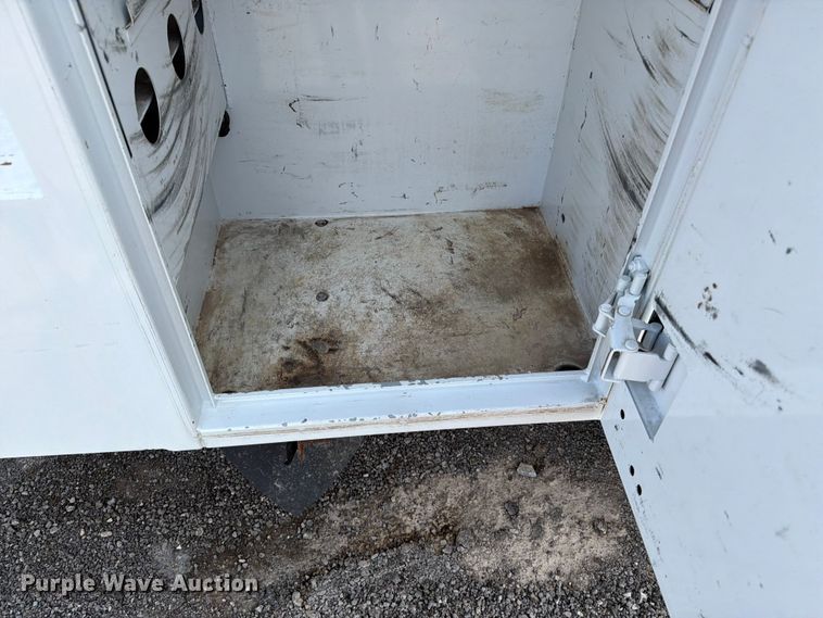image for item FB5027 2012 Ford F550 Super Duty bucket truck