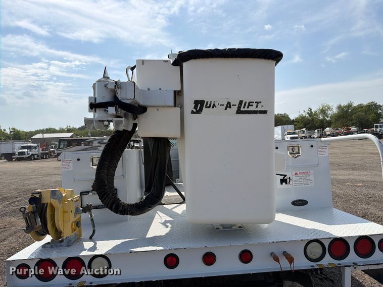 image for item FB5027 2012 Ford F550 Super Duty bucket truck