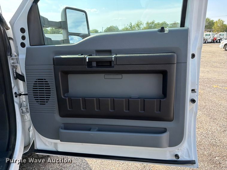 image for item FB5027 2012 Ford F550 Super Duty bucket truck