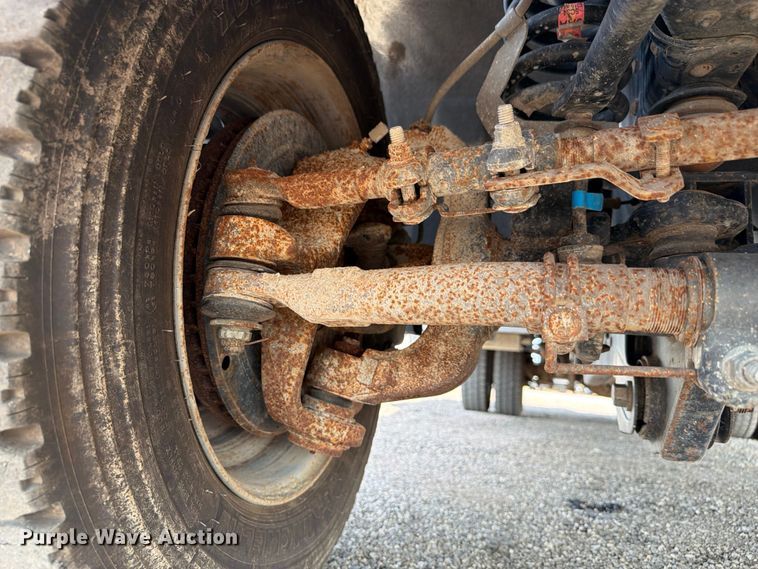 image for item FB5027 2012 Ford F550 Super Duty bucket truck