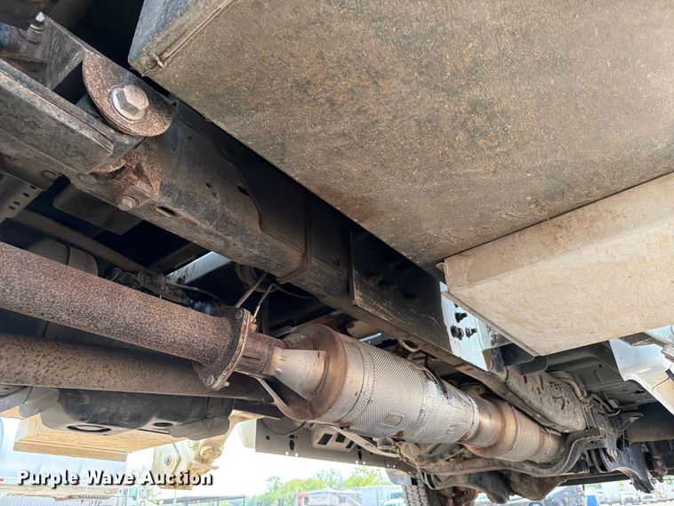 image for item FB5027 2012 Ford F550 Super Duty bucket truck